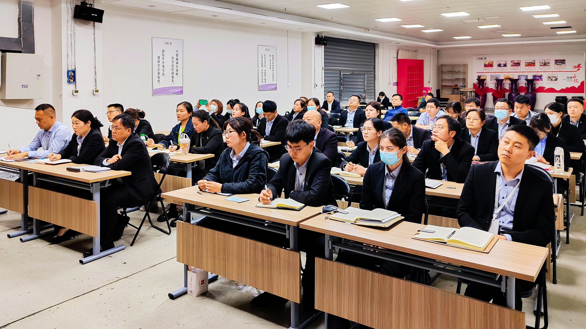 百貨公司：抓培訓，促提升圖二.jpg