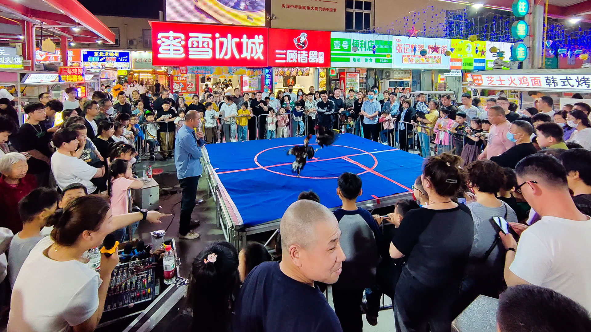 百貨公司：“五一”堅守崗位，護航假期圖三.jpg