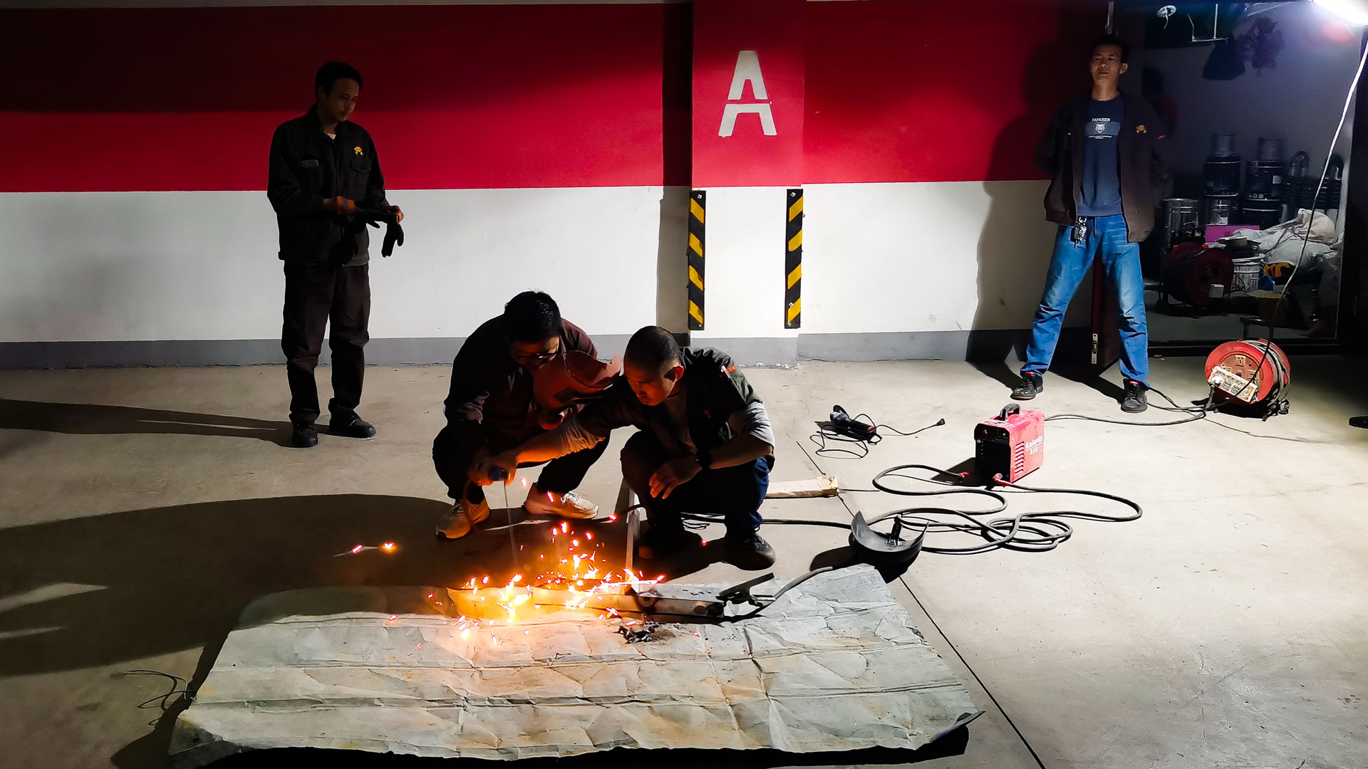 1水電維修中心：開展焊接技術及電梯緊急救援培訓，提高工程部實踐操作能力.jpg