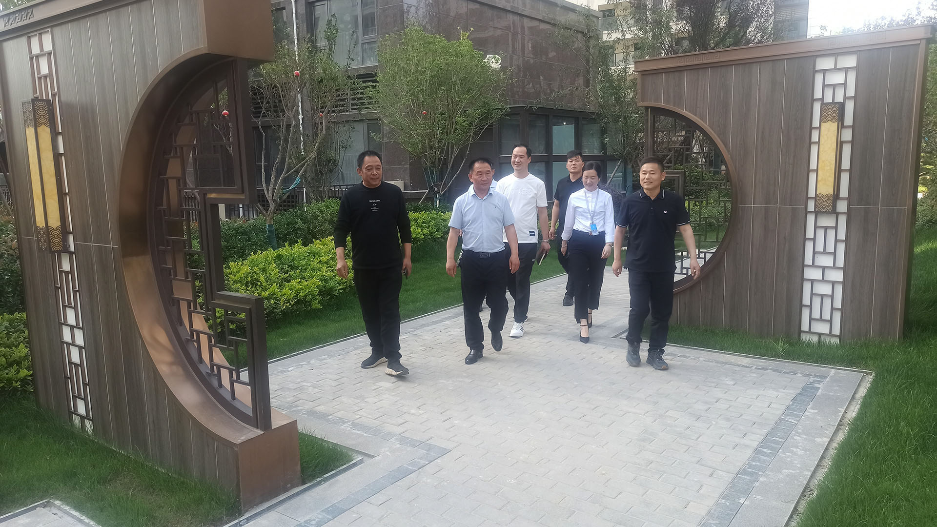 長社辦政協委員蒞臨龍湖御府調研考察1.jpg