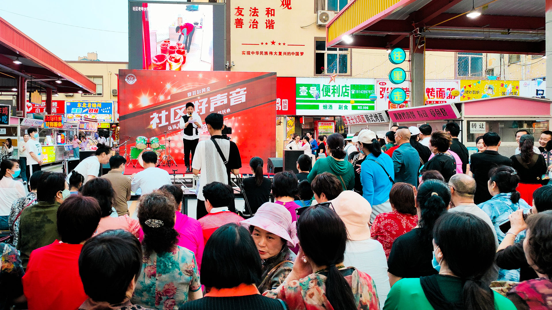 百貨公司：提升服務意識--營造營銷氛圍圖一.jpg